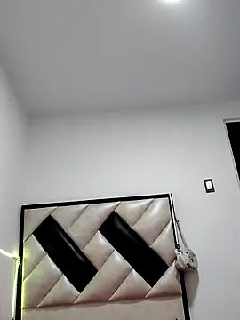 Snapshot of NileveSantanna chatting on October 26, 2025, 9:10 pm NileveSantanna online show from October 26, 2025, 9:10 pm