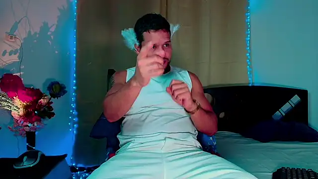 Snapshot of LucasGaeel chatting on November 11, 2025, 1:05 am LucasGaeel online show from November 11, 2025, 1:05 am