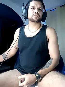 Snapshot of LucasGaeel chatting on November 16, 2025, 12:11 pm LucasGaeel online show from November 16, 2025, 12:11 pm