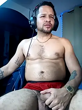 Snapshot of LucasGaeel chatting on December 2, 2025, 1:22 am LucasGaeel online show from December 2, 2025, 1:22 am