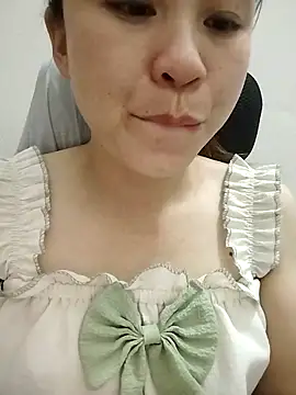 Girl Shy2000 online show from November 9, 2025, 10:46 am