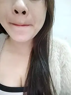 Girl Shy2000 online show from November 26, 2025, 11:44 am