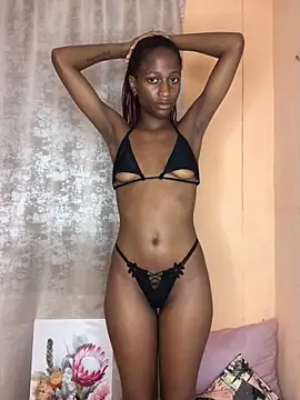 Snapshot of Caramel102004 chatting on November 6, 2025, 8:21 pm Caramel102004 online show from November 6, 2025, 8:21 pm