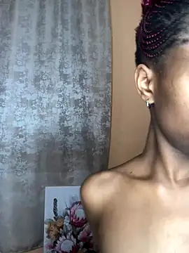 Snapshot of Caramel102004 chatting on November 17, 2025, 8:14 pm Caramel102004 online show from November 17, 2025, 8:14 pm