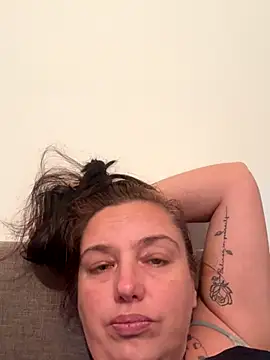 Snapshot of Eleanorxx chatting on October 1, 2025, 8:04 pm Eleanorxx online show from October 1, 2025, 8:04 pm