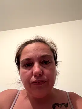 Snapshot of Eleanorxx chatting on October 5, 2025, 8:29 pm Eleanorxx online show from October 5, 2025, 8:29 pm