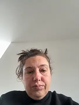 Snapshot of Eleanorxx chatting on October 6, 2025, 8:56 am Eleanorxx online show from October 6, 2025, 8:56 am