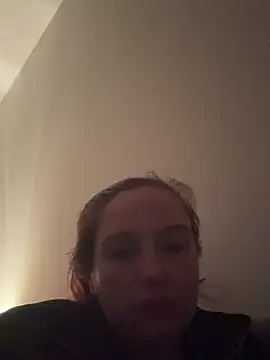 Snapshot of Eleanorxx chatting on October 27, 2025, 8:24 pm Eleanorxx online show from October 27, 2025, 8:24 pm