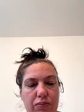 Snapshot of Eleanorxx chatting on October 28, 2025, 8:29 am Eleanorxx online show from October 28, 2025, 8:29 am