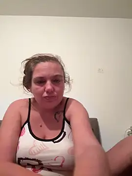 Snapshot of Eleanorxx chatting on November 1, 2025, 10:12 pm Eleanorxx online show from November 1, 2025, 10:12 pm