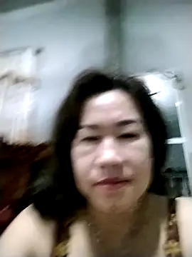 Snapshot of Tyty_xx chatting on October 1, 2025, 12:22 pm Tyty xx online show from October 1, 2025, 12:22 pm