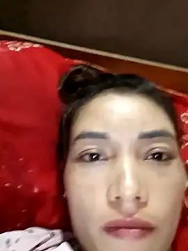 Snapshot of Phiny_xx chatting on October 16, 2025, 6:47 am Phiny xx online show from October 16, 2025, 6:47 am