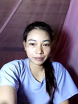 Snapshot of Phiny_xx chatting on October 31, 2025, 9:38 pm Phiny xx online show from October 31, 2025, 9:38 pm