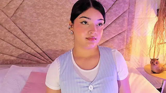 Snapshot of EmmaBlossom chatting on December 1, 2025, 1:16 pm EmmaBlossom online show from December 1, 2025, 1:16 pm