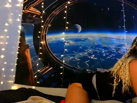 MrsToniTone online show from December 18, 2025, 5:19 pm