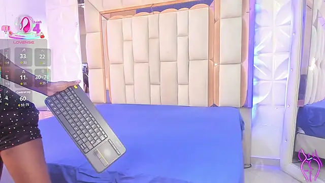 Snapshot of Sarah_Adamss chatting on November 16, 2025, 12:33 pm Sarah Adamss online show from November 16, 2025, 12:33 pm