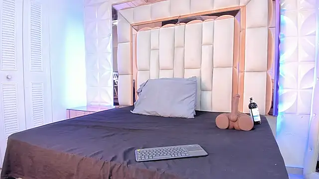 Snapshot of Sarah_Adamss chatting on November 24, 2025, 12:27 pm Sarah Adamss online show from November 24, 2025, 12:27 pm