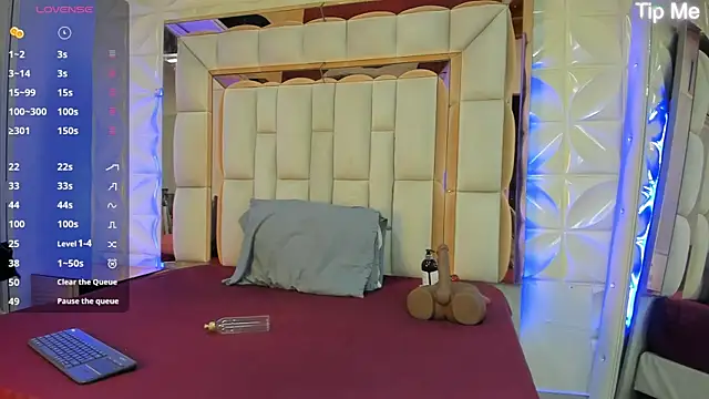 Snapshot of Sarah_Adamss chatting on November 26, 2025, 11:55 am Sarah Adamss online show from November 26, 2025, 11:55 am