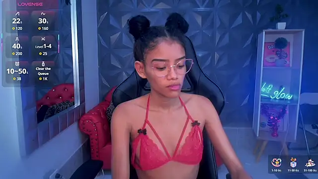 adisson petite1 online show from November 28, 2025, 1:25 pm