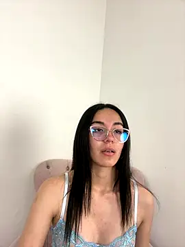 Snapshot of Liaa_sr chatting on October 16, 2025, 7:37 pm Liaa sr online show from October 16, 2025, 7:37 pm