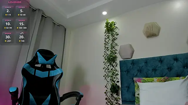 violett  rousee online show from October 7, 2025, 2:14 pm