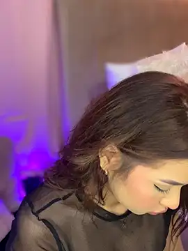 Snapshot of Mia_Valmont chatting on October 23, 2025, 11:42 am Mia Valmont online show from October 23, 2025, 11:42 am