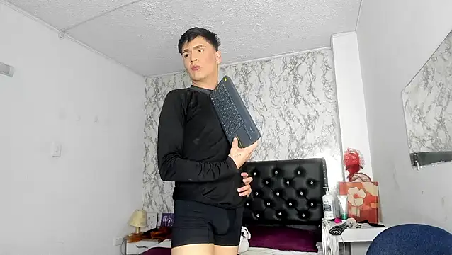 Aaron Foxxx online show from November 15, 2025, 1:47 am