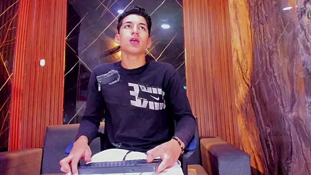 Snapshot of Stiben_boy chatting on November 9, 2025, 3:49 am Stiben boy online show from November 9, 2025, 3:49 am