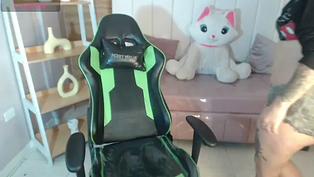 Snapshot of draviana_a_ chatting on November 14, 2025, 2:54 am draviana a online show from November 14, 2025, 2:54 am