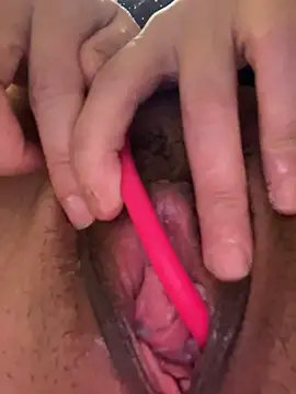 Snapshot of POS001 chatting on November 19, 2025, 5:35 pm POS001 online show from November 19, 2025, 5:35 pm