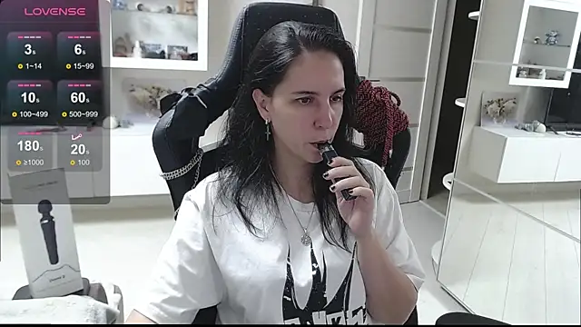 Irwi Tomboy online show from September 26, 2025, 5:17 pm