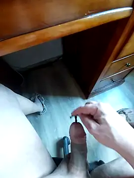 Snapshot of azery27000 chatting on December 17, 2025, 1:39 pm azery27000 online show from December 17, 2025, 1:39 pm