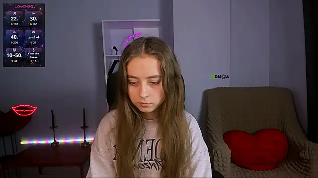 rebecca smile online show from November 17, 2025, 1:50 pm