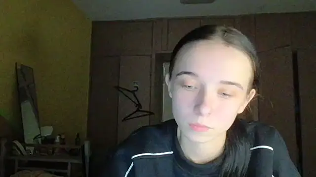 Snapshot of Emilia_Light chatting on October 14, 2025, 6:52 pm Emilia Light online show from October 14, 2025, 6:52 pm