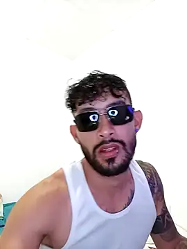 Snapshot of kingbickcockDn chatting on October 22, 2025, 3:01 pm kingbickcockDn online show from October 22, 2025, 3:01 pm