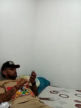 Snapshot of kingbickcockDn chatting on October 24, 2025, 6:26 pm kingbickcockDn online show from October 24, 2025, 6:26 pm