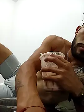 Snapshot of kingbickcockDn chatting on November 7, 2025, 8:03 am kingbickcockDn online show from November 7, 2025, 8:03 am