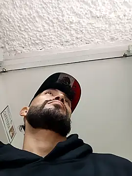 Snapshot of kingbickcockDn chatting on November 14, 2025, 1:43 pm kingbickcockDn online show from November 14, 2025, 1:43 pm