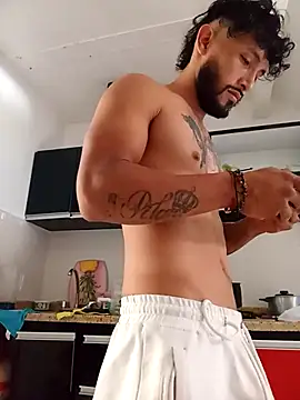 Snapshot of kingbickcockDn chatting on November 16, 2025, 3:28 pm kingbickcockDn online show from November 16, 2025, 3:28 pm