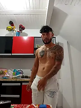 Snapshot of kingbickcockDn chatting on November 17, 2025, 3:40 pm kingbickcockDn online show from November 17, 2025, 3:40 pm