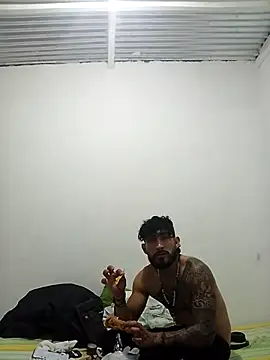 Snapshot of kingbickcockDn chatting on December 1, 2025, 1:54 am kingbickcockDn online show from December 1, 2025, 1:54 am