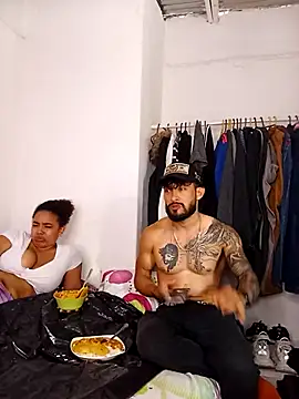 Snapshot of kingbickcockDn chatting on December 3, 2025, 7:23 pm kingbickcockDn online show from December 3, 2025, 7:23 pm