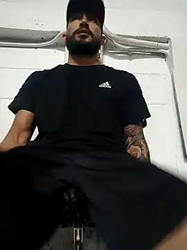 Snapshot of kingbickcockDn chatting on December 5, 2025, 8:27 pm kingbickcockDn online show from December 5, 2025, 8:27 pm