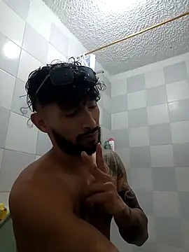 Snapshot of kingbickcockDn chatting on December 15, 2025, 3:22 am kingbickcockDn online show from December 15, 2025, 3:22 am