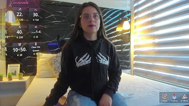 Snapshot of ZOE_LE chatting on October 22, 2025, 11:32 am ZOE LE online show from October 22, 2025, 11:32 am