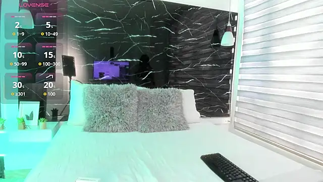 Snapshot of ZOE_LE chatting on November 6, 2025, 11:44 am ZOE LE online show from November 6, 2025, 11:44 am