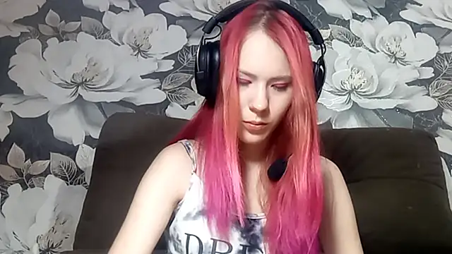 Snapshot of LiaCusson chatting on October 20, 2025, 5:35 pm LiaCusson online show from October 20, 2025, 5:35 pm