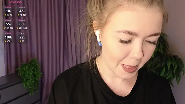 Snapshot of TwixieGuo chatting on November 26, 2025, 10:49 am TwixieGuo online show from November 26, 2025, 10:49 am