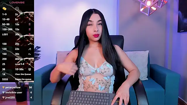 Caroline Millerr online show from October 22, 2025, 8:08 pm