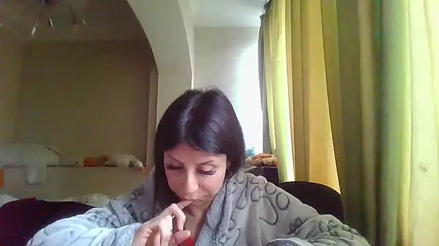 Snapshot of QueenMomyS chatting on November 24, 2025, 9:42 am QueenMomyS online show from November 24, 2025, 9:42 am